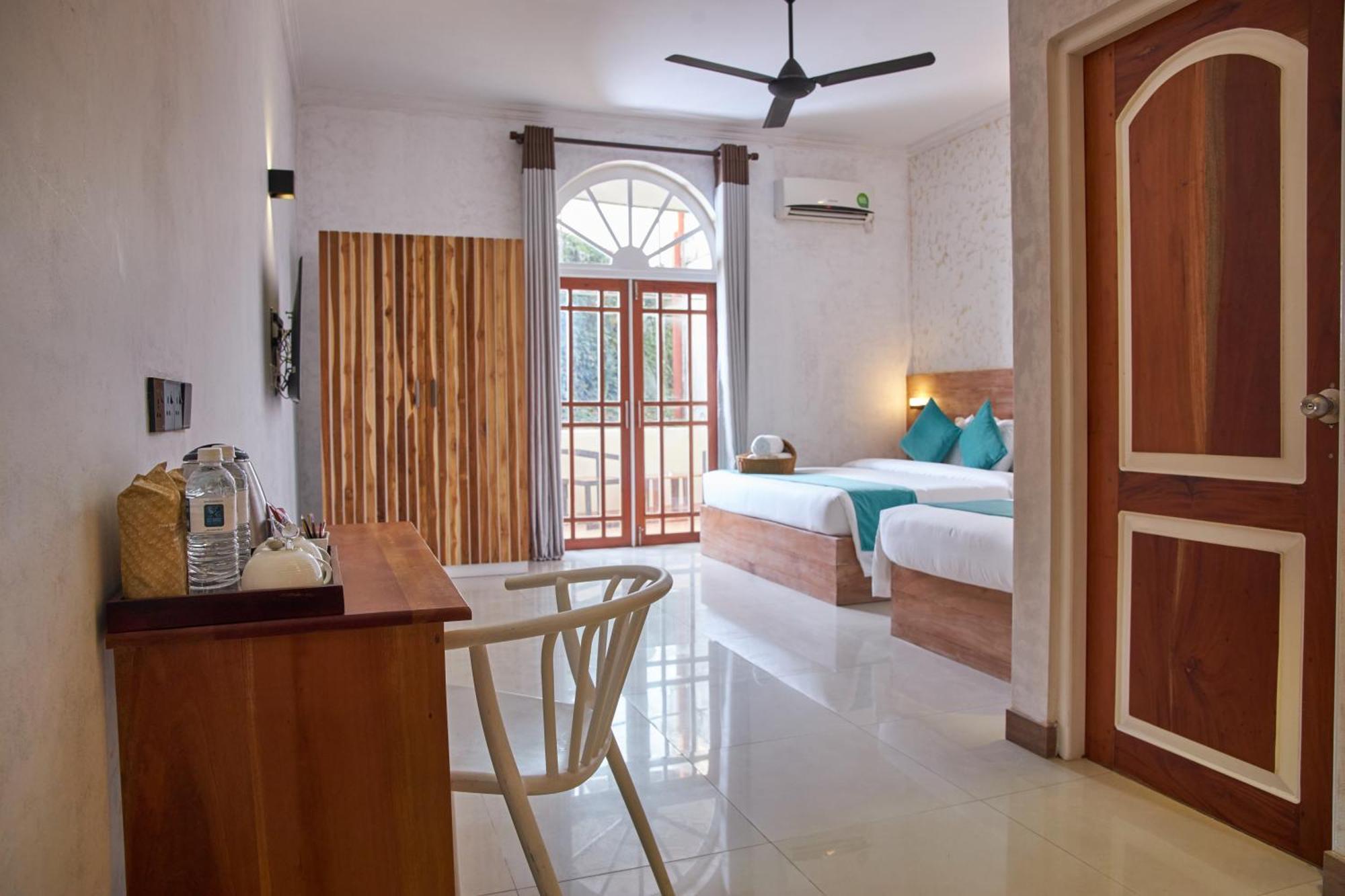 Seahorse Hotel & Spa Negombo Exterior photo